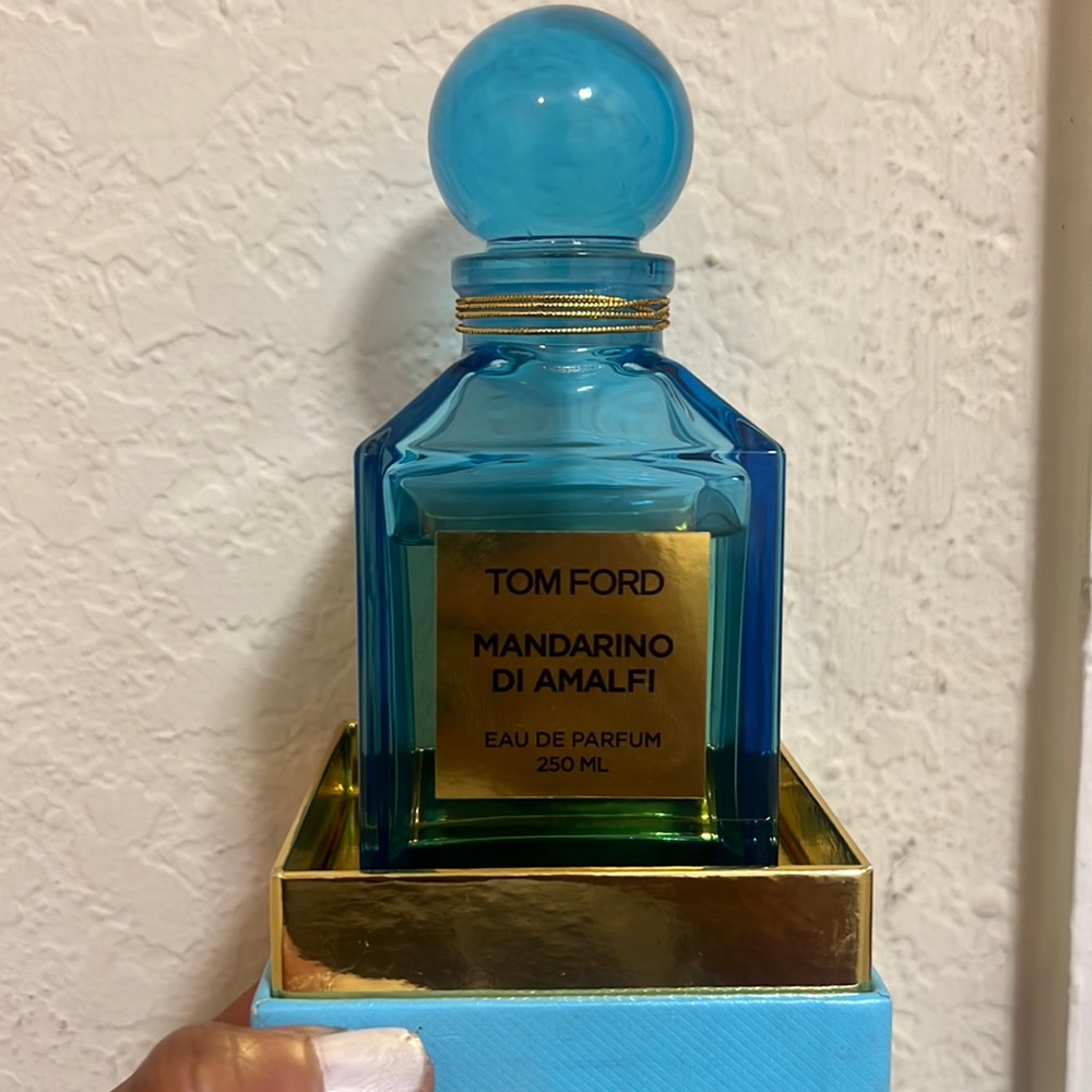 Tom Ford Large 250 ml private blend Mandarino di Almalfi scent with funnel